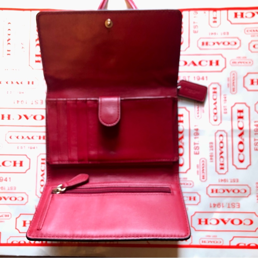Coach Swing Wallet - Picture 9 of 12